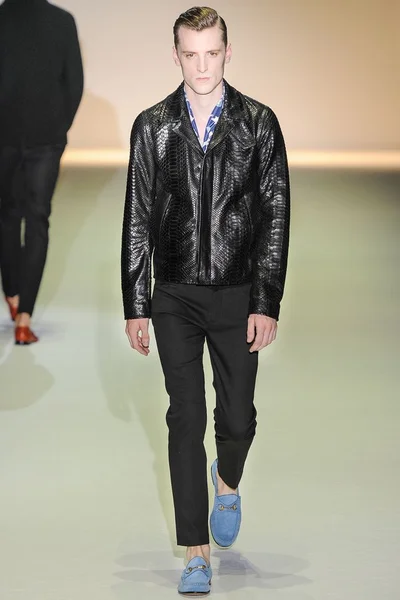 Look 38